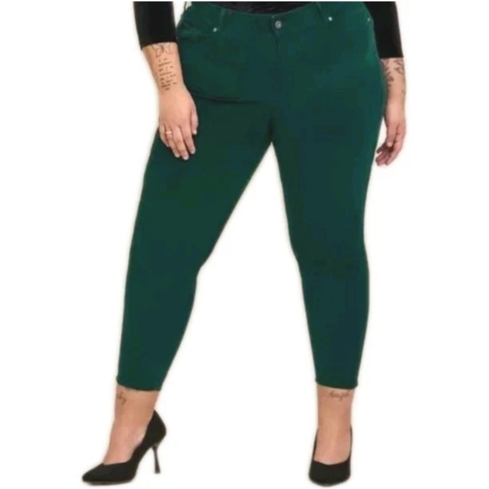 Torrid Bombshell Skinny Jeans Woman Plus 22R Emerald Green Stretch Corduroy
